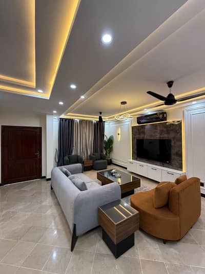 Per day apartment available luxury Furnished on f11