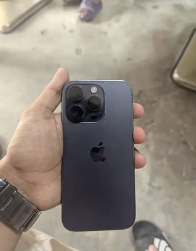 Apple iPhone 14 Pro factory 4 months sim time.