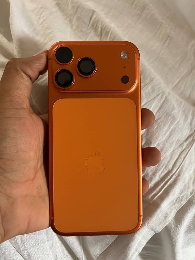 Apple iPhone 17 Pro Max 1