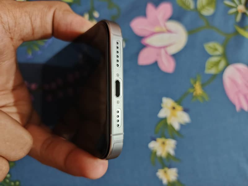 iphone 16 pro max 3