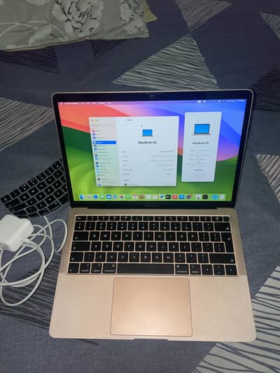 Apple macbook air core i5 2018/2019 model