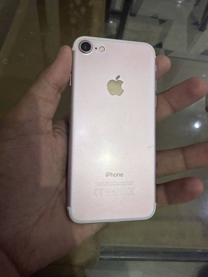 Apple iPhone 7 0