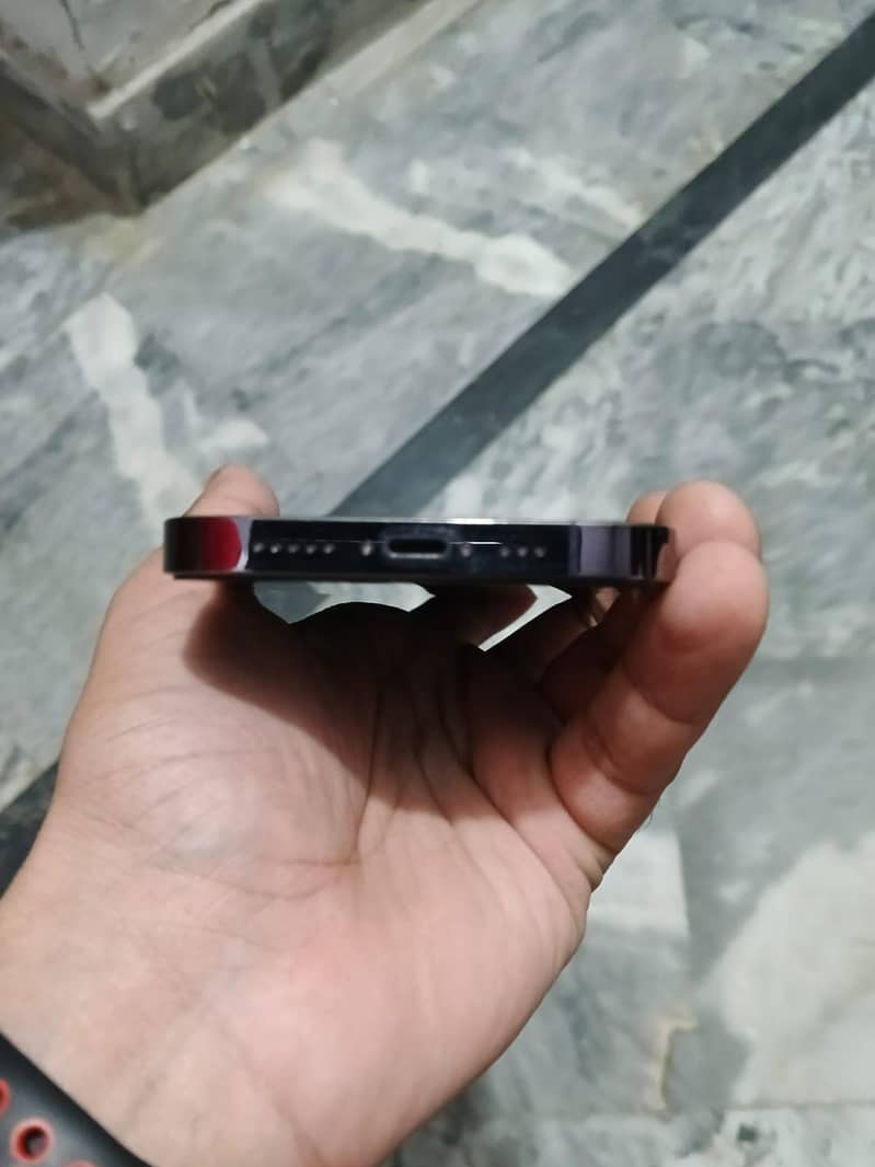 IPHONE 14PRO JV 5