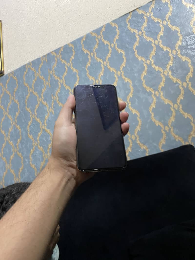 IPHONE 11 Pro max 3