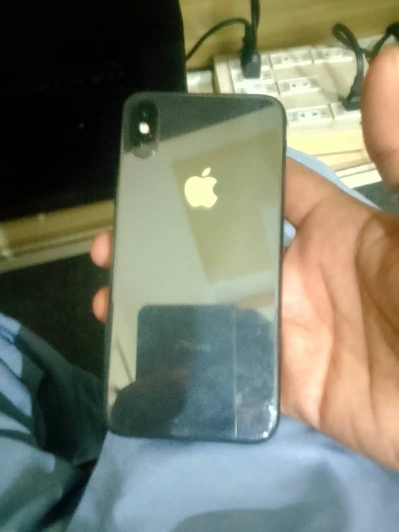 Apple iPhone X 4