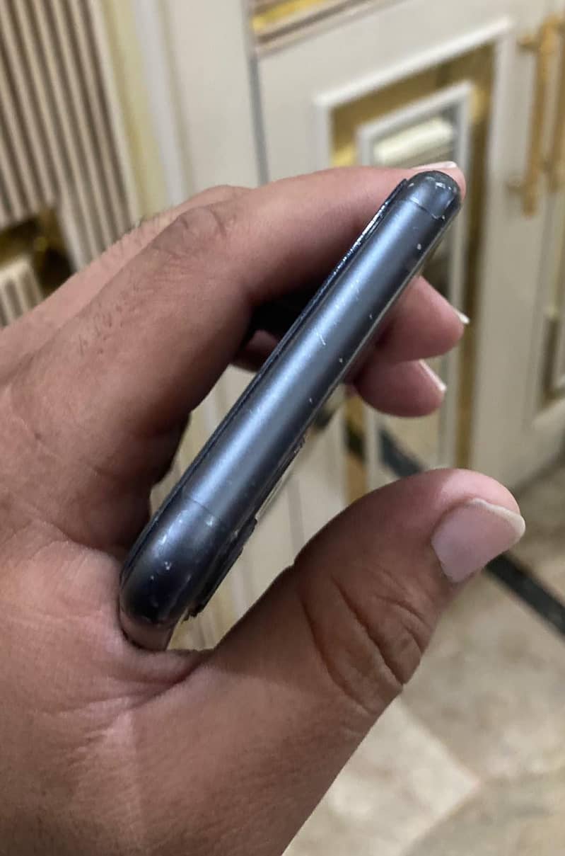 iphone 11 4