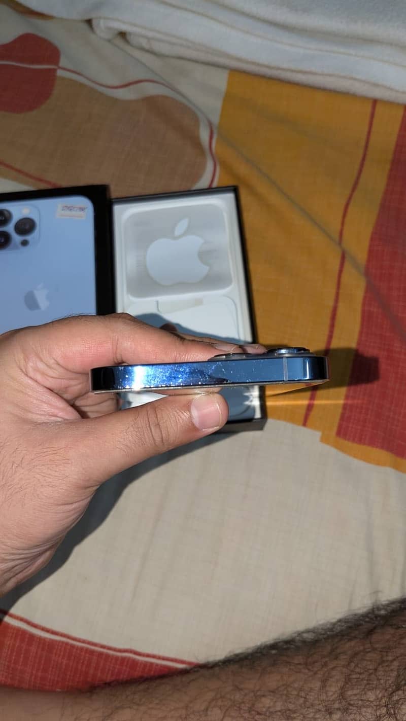 Apple iPhone 13 Pro Max 1