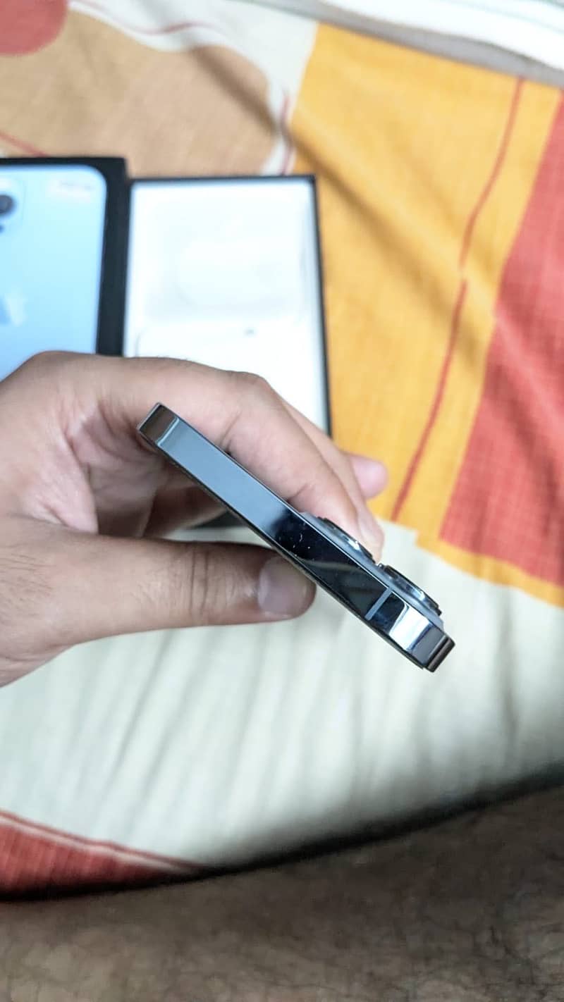 Apple iPhone 13 Pro Max 2