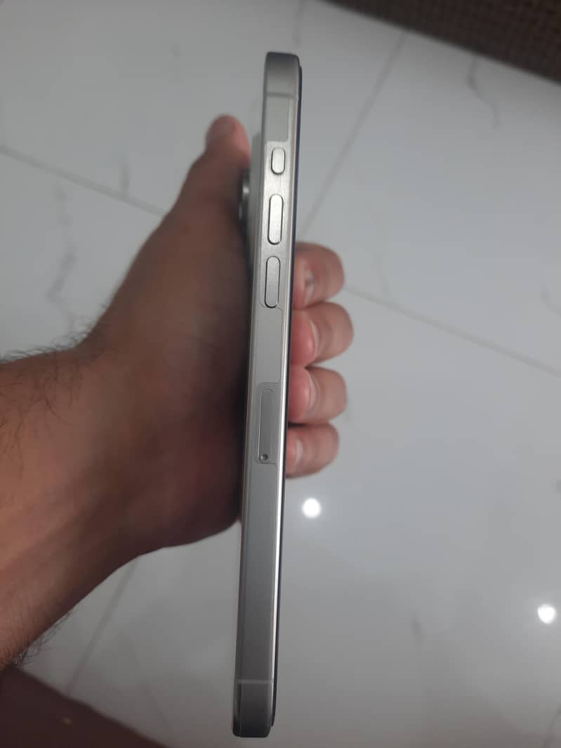 Apple iPhone 15 Pro Max 1