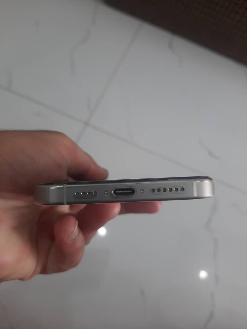 Apple iPhone 15 Pro Max 3