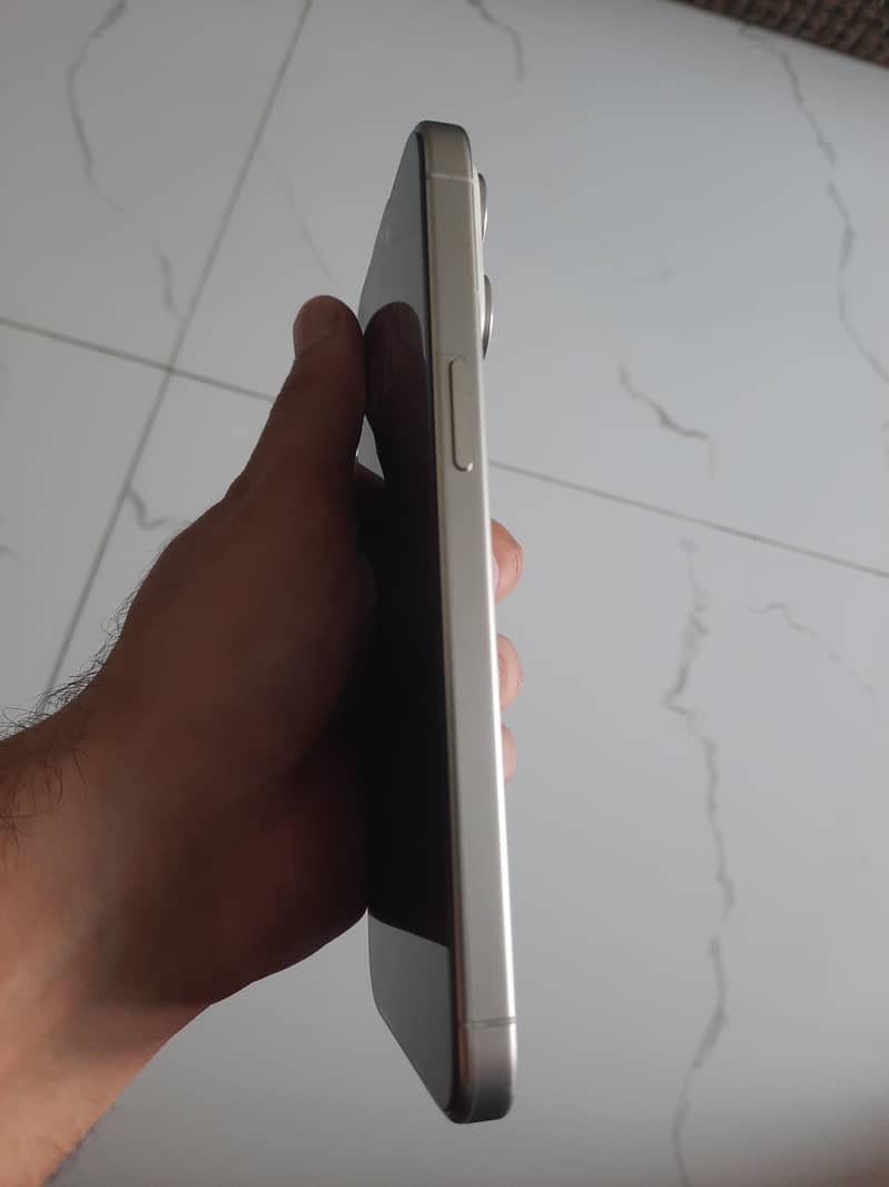 Apple iPhone 15 Pro Max 6
