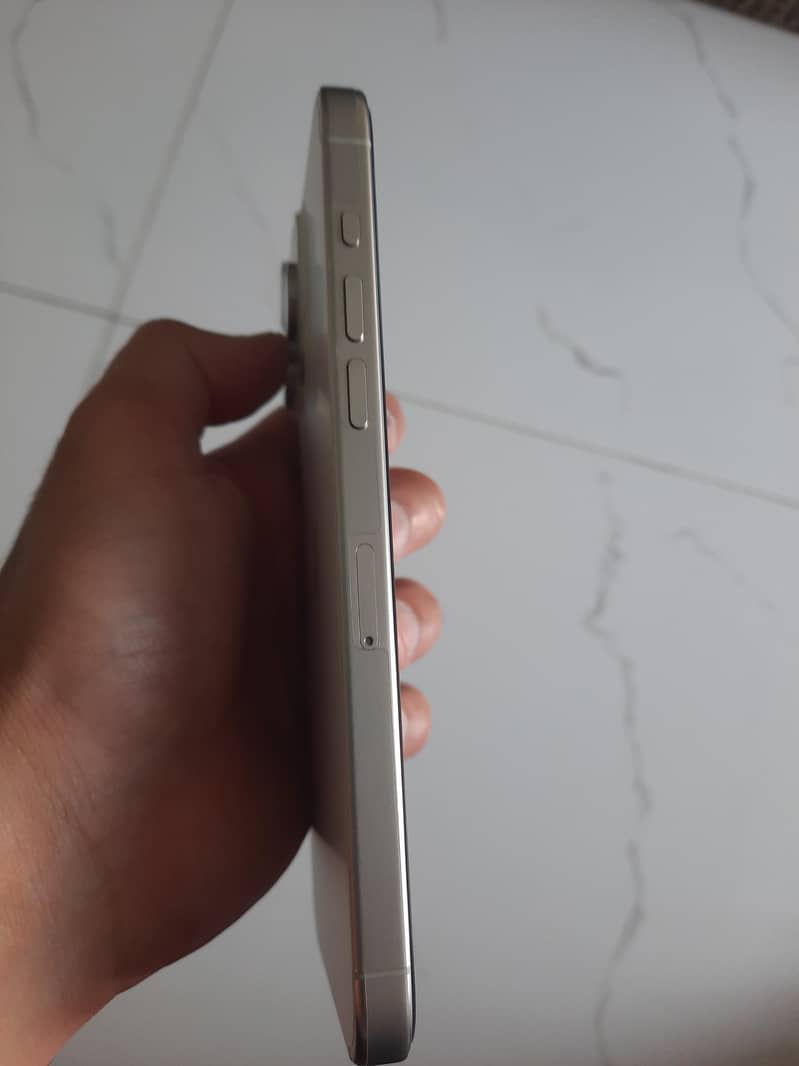 Apple iPhone 15 Pro Max 7