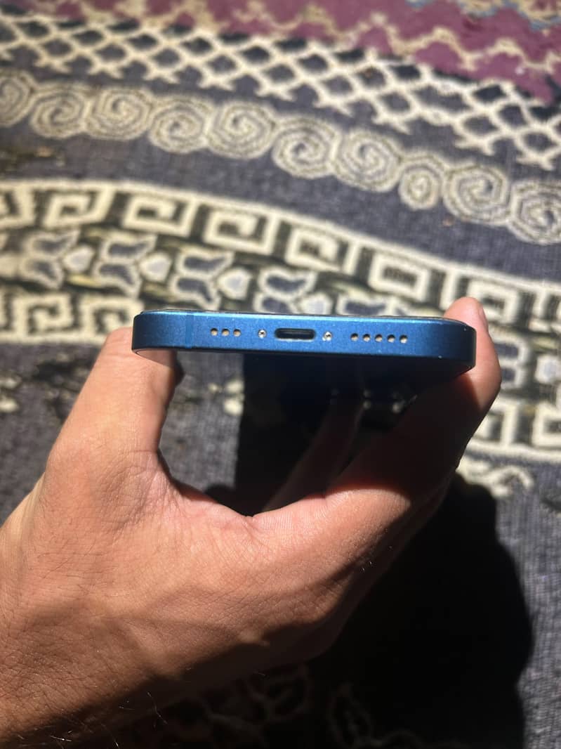 Apple iPhone 13 3