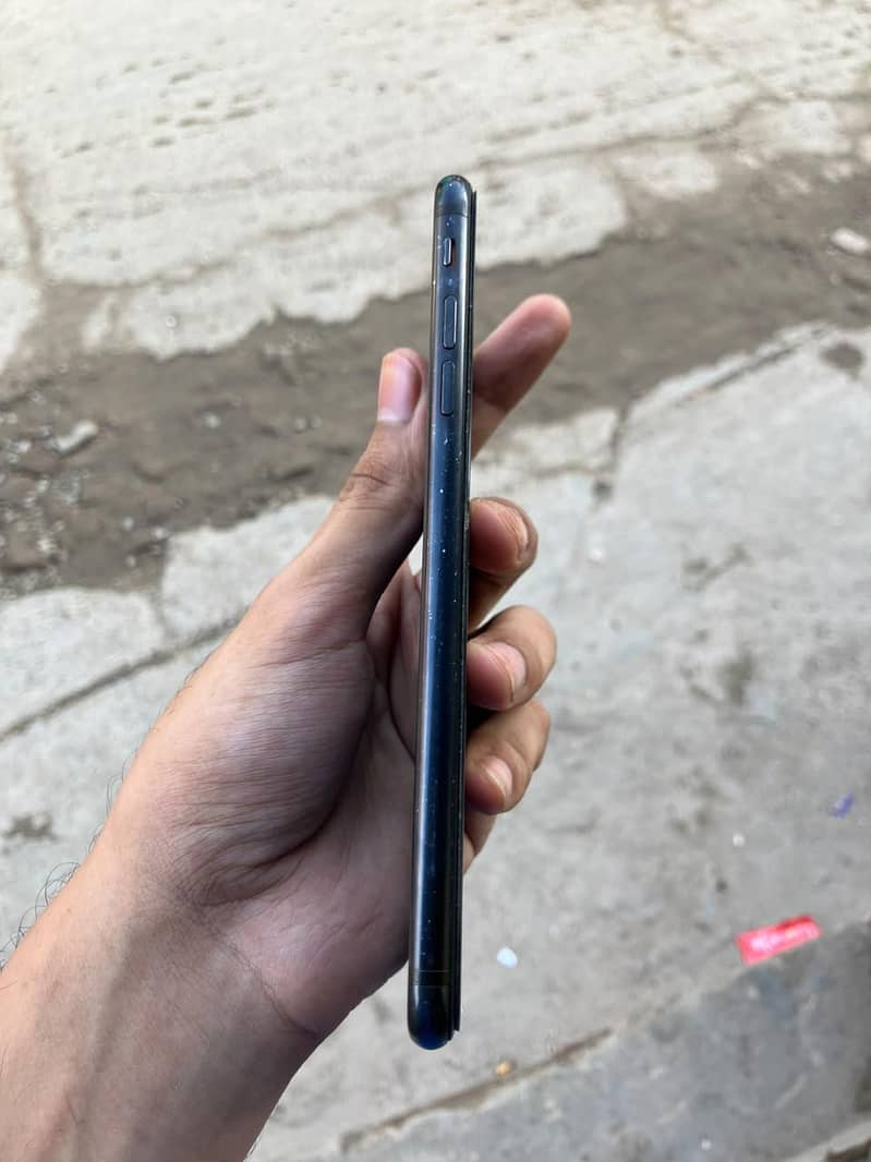 Apple iPhone 7 Plus 3