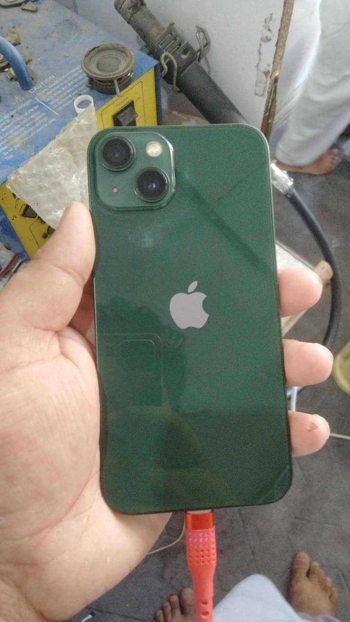 Apple iPhone 13 0