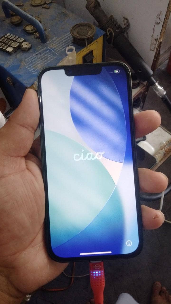 Apple iPhone 13 1