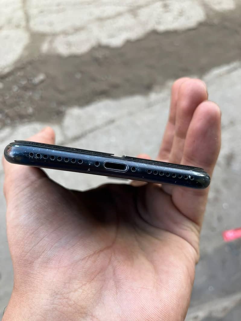 Apple iPhone 7 Plus 6