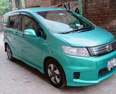 Full option Honda Freed Hybrid 2012/2017 exchange posible other vehicl