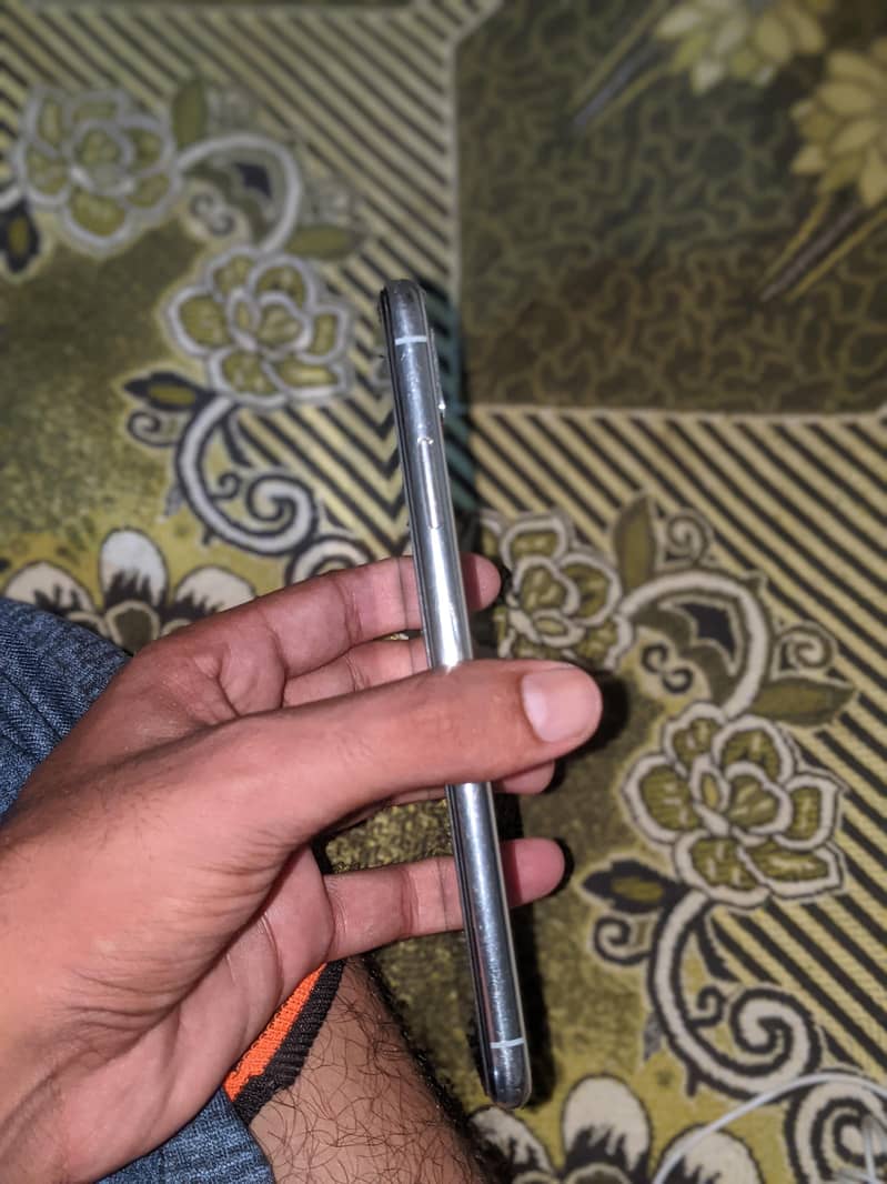 Apple iPhone XS Max 2