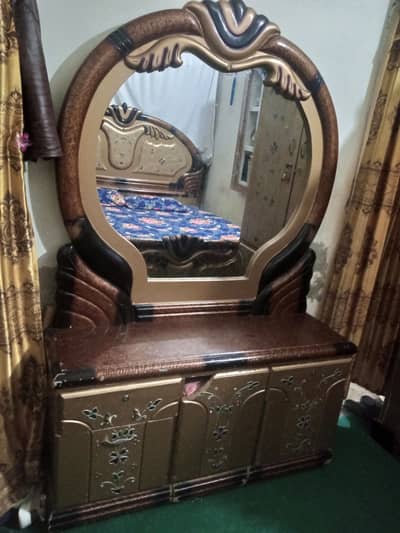 Furniture set (King-size-bed, dressing, almera etc)