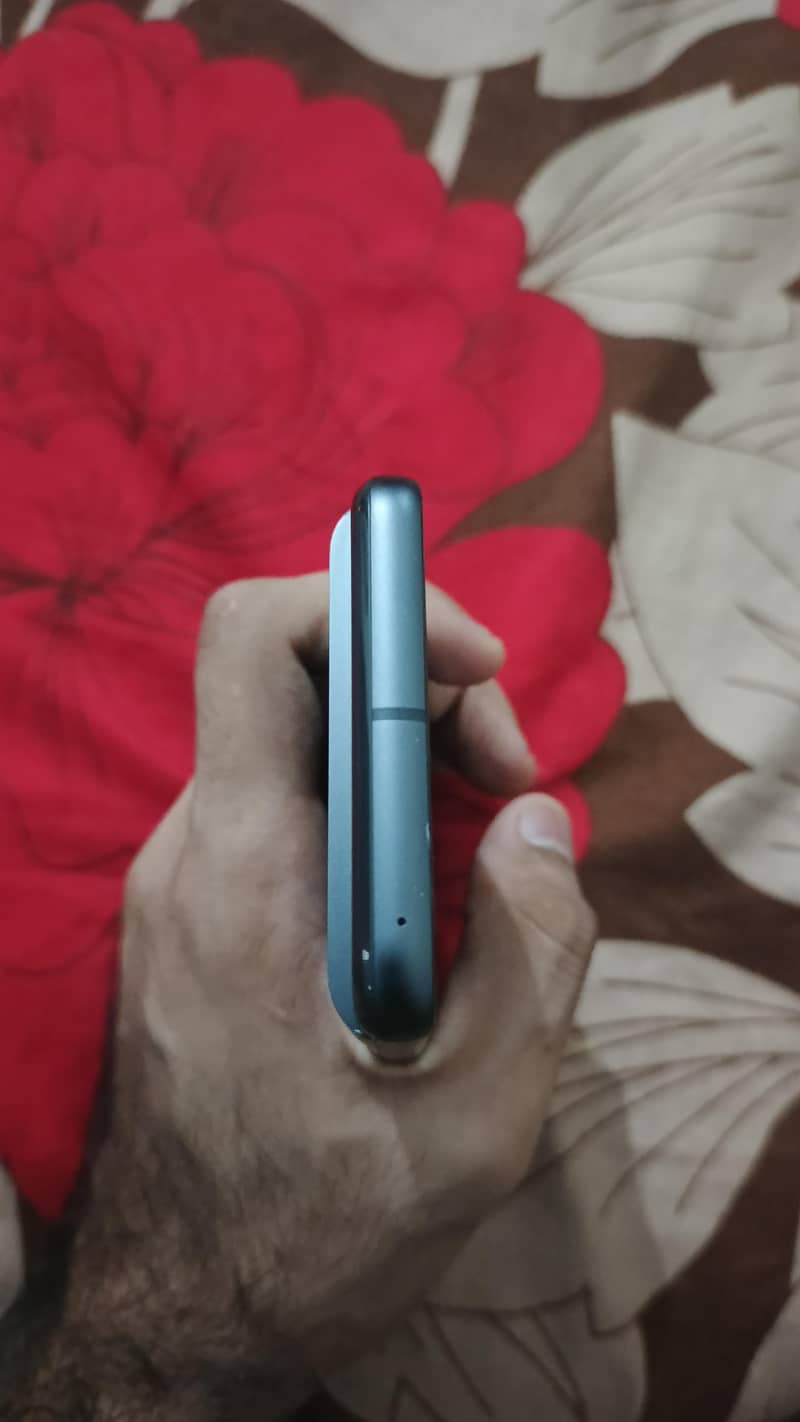 Google Pixel 8 2