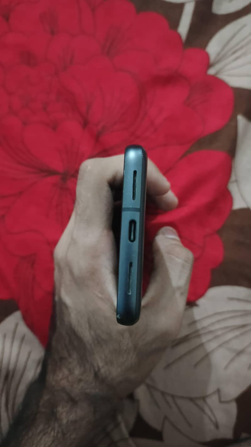 Google Pixel 8 5