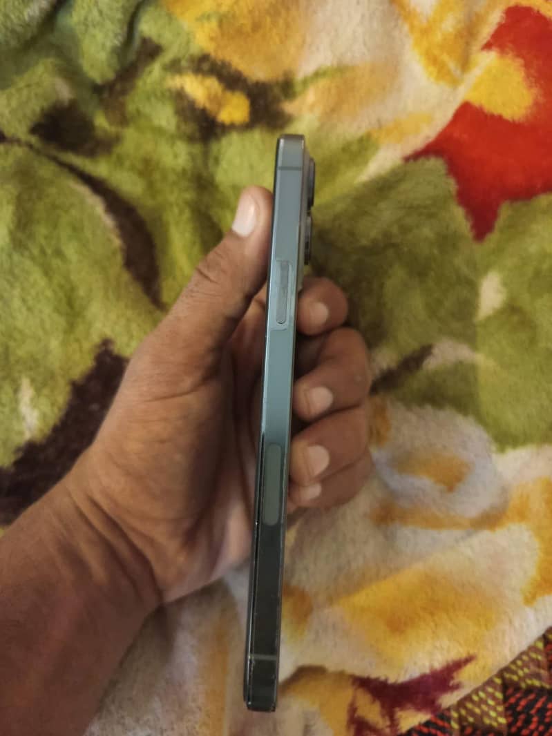 Apple iPhone 13 Pro Max 5
