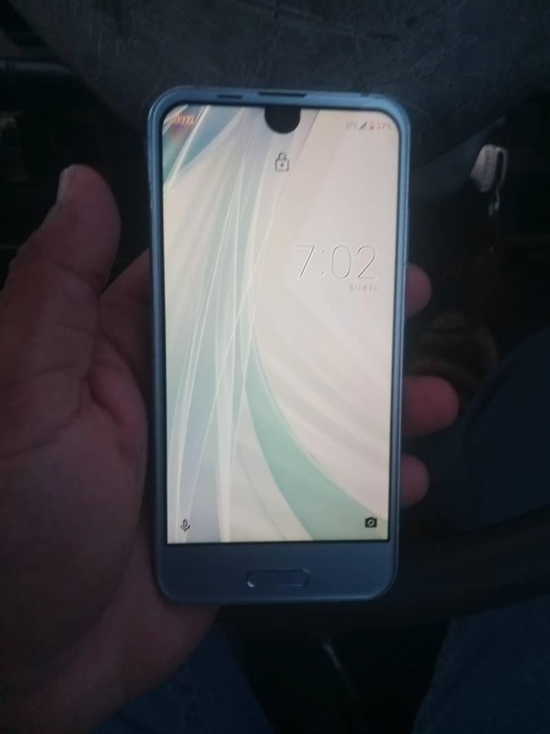 Sharp Aquos R2 2