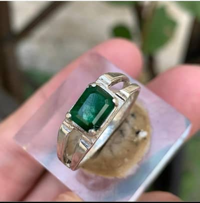 Natural Emerald Ring Handmade 925 Sterling Silver Jewelry