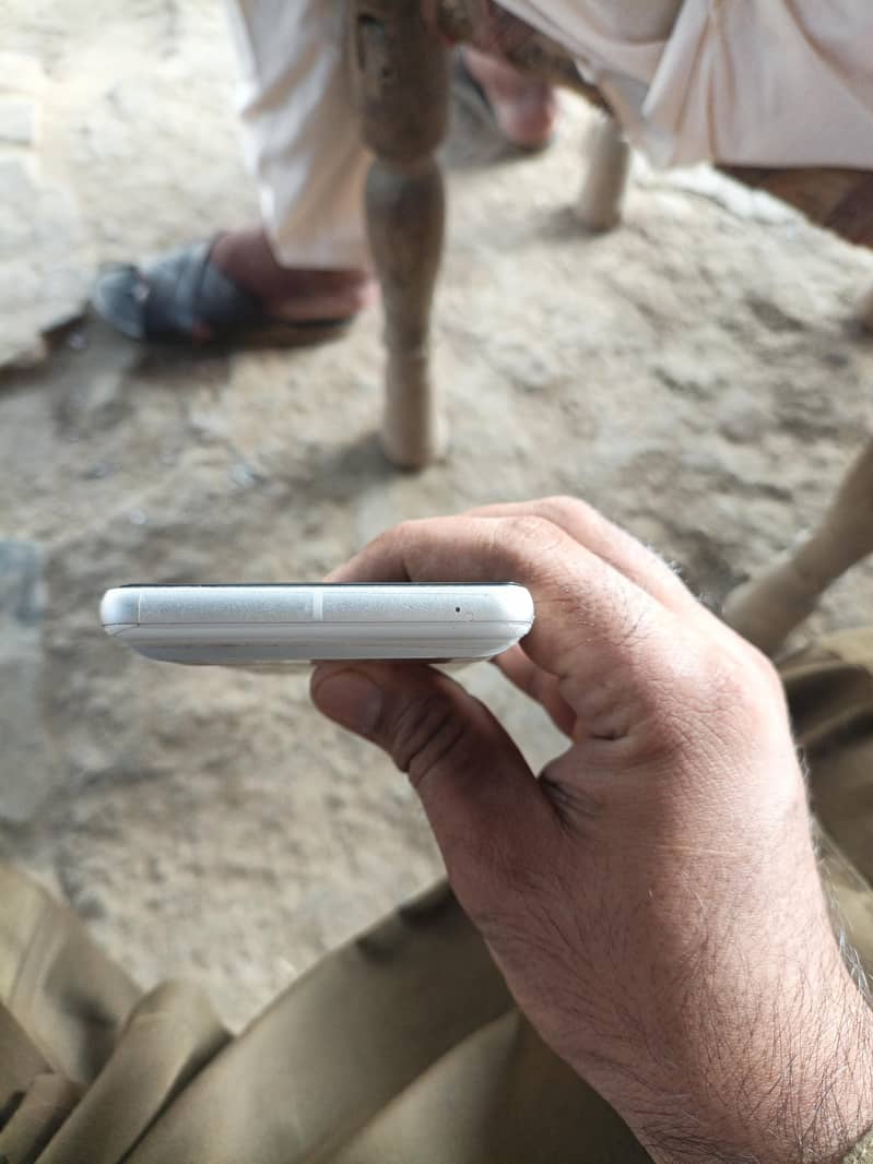 Google Pixel 7 4