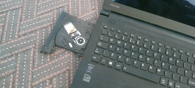 Toshiba laptop windows 10 smooth work and good condition
