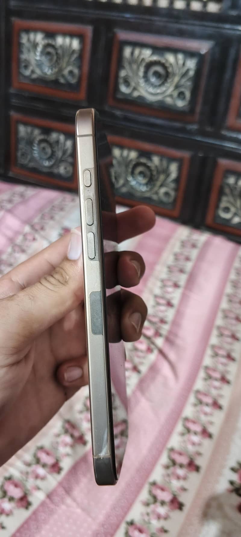 Apple iPhone 16 Pro Max 1