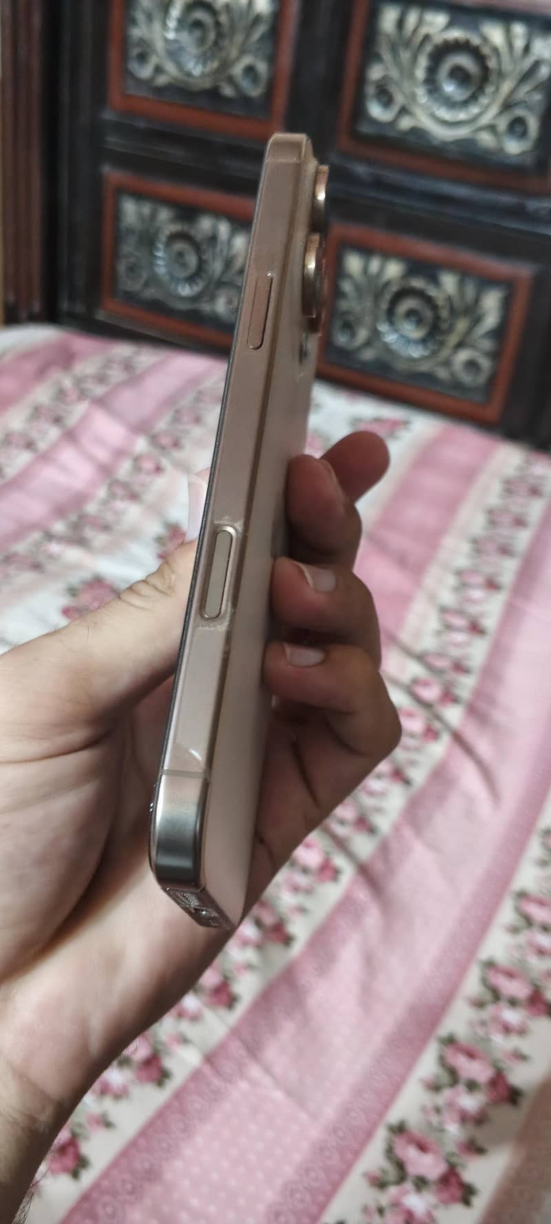 Apple iPhone 16 Pro Max 3