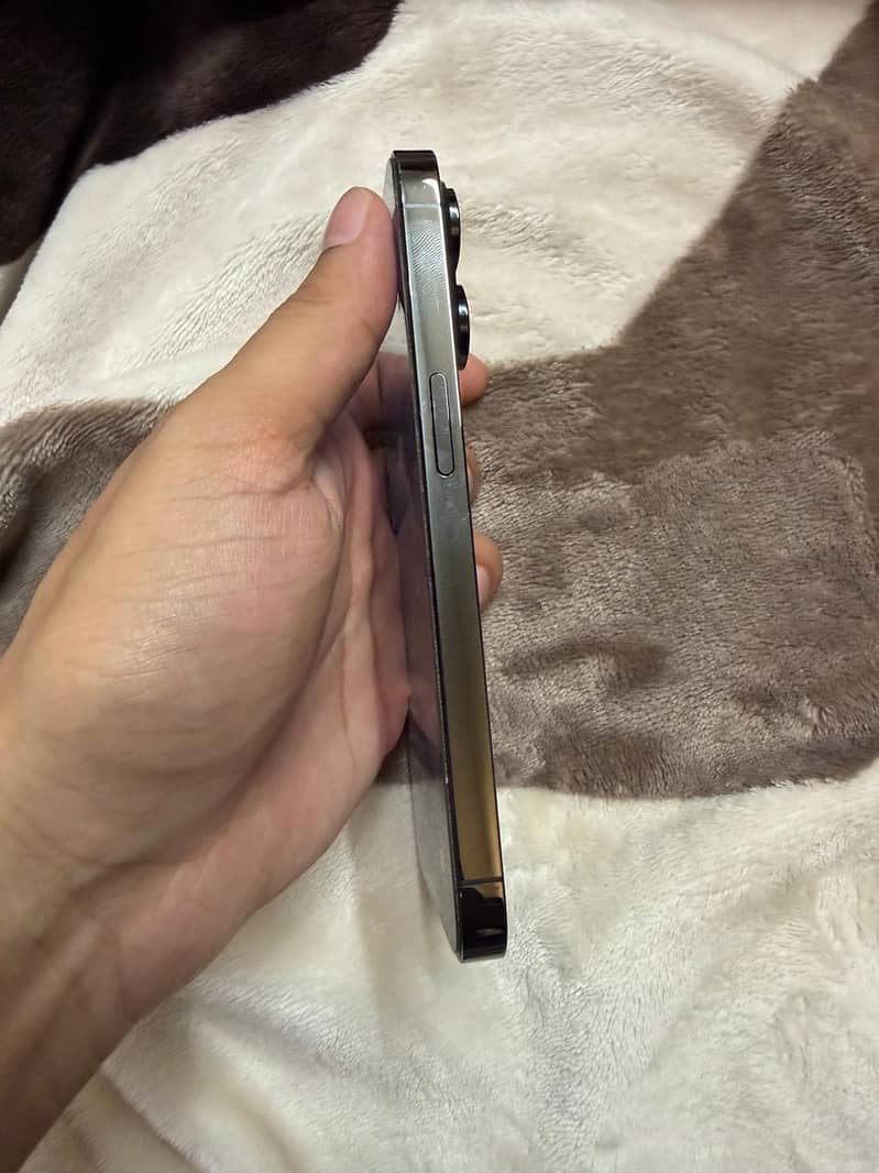 Apple iPhone 14 Pro 2