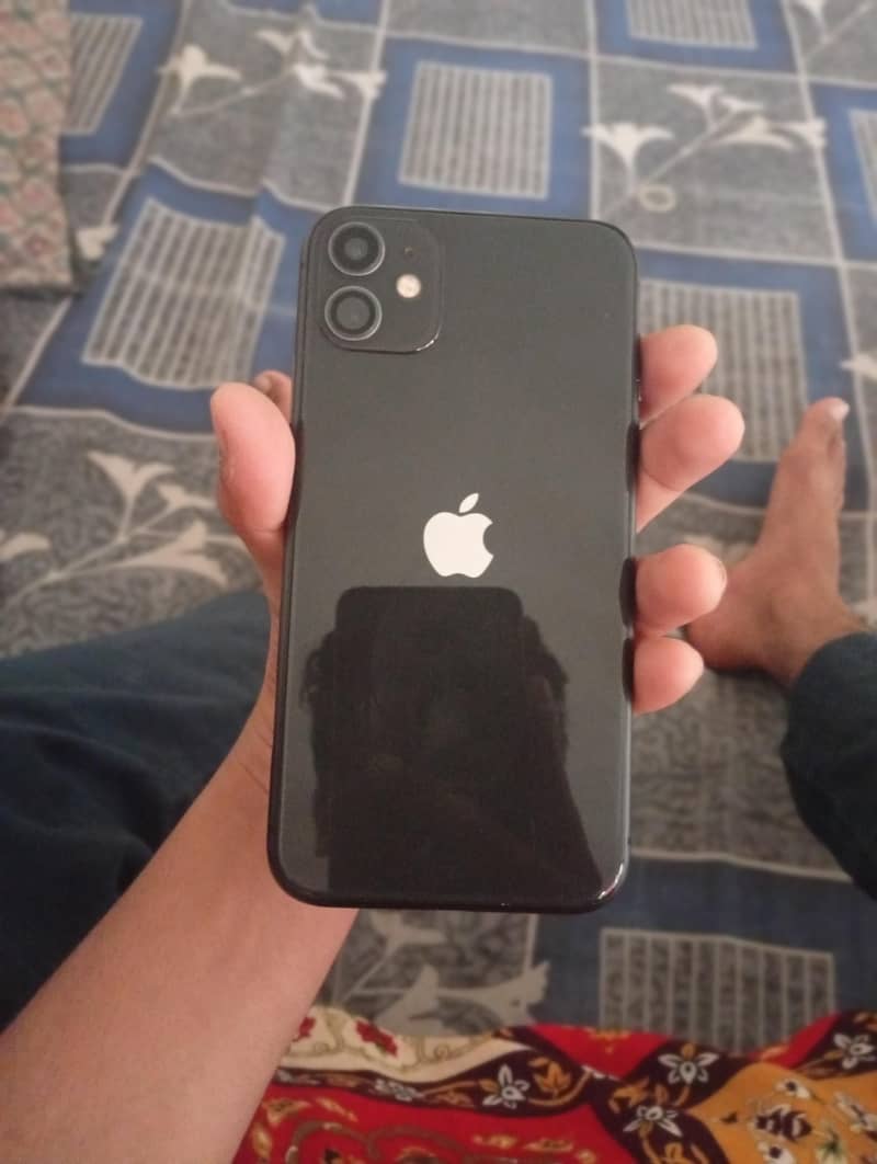 Apple iPhone 11 4