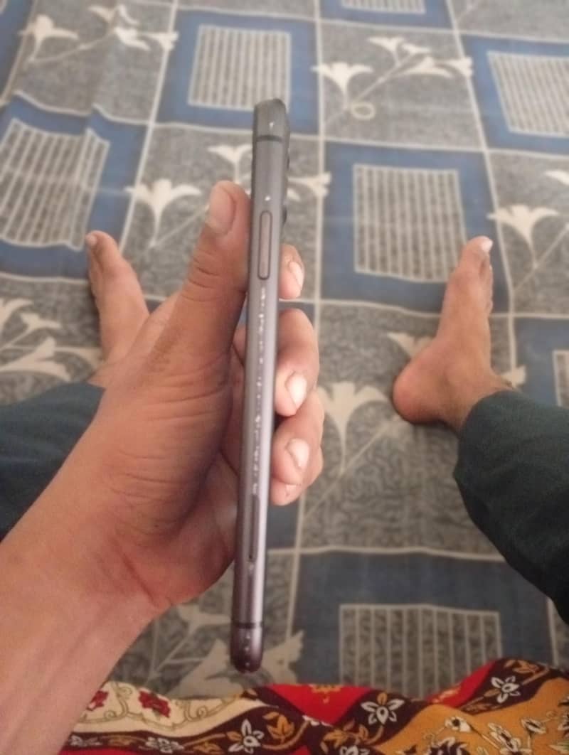 Apple iPhone 11 5