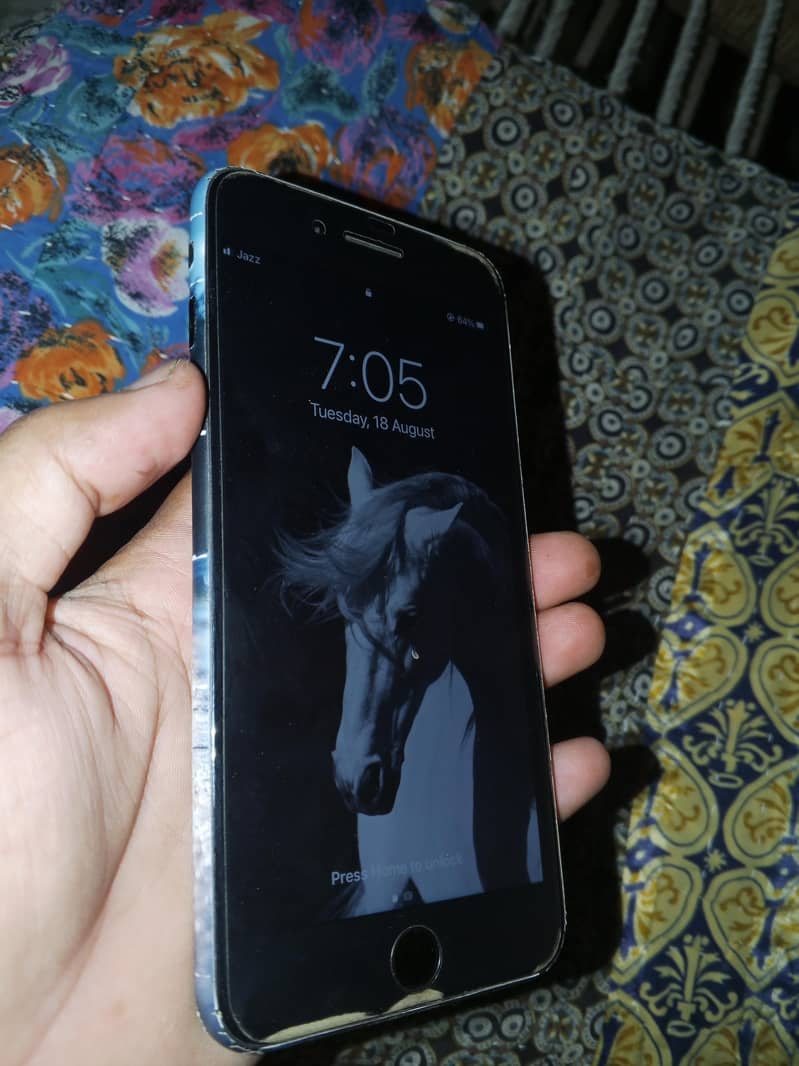 Apple iPhone 7 Plus 2