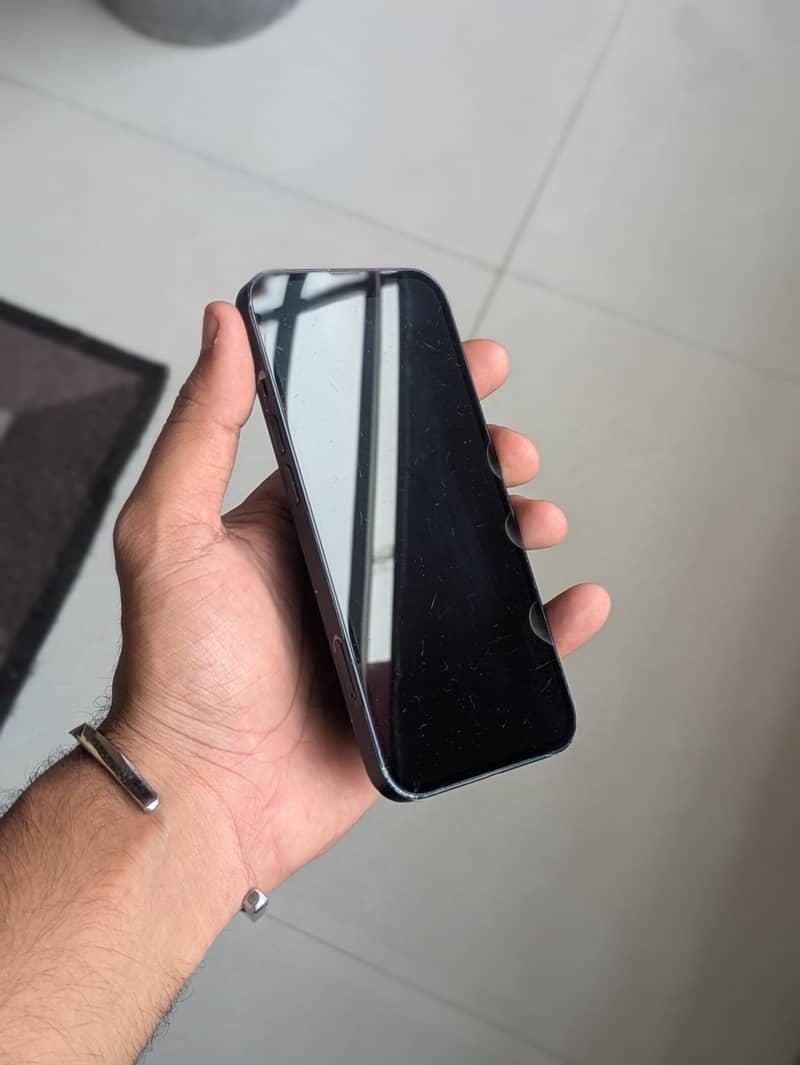 Apple iPhone 13 2