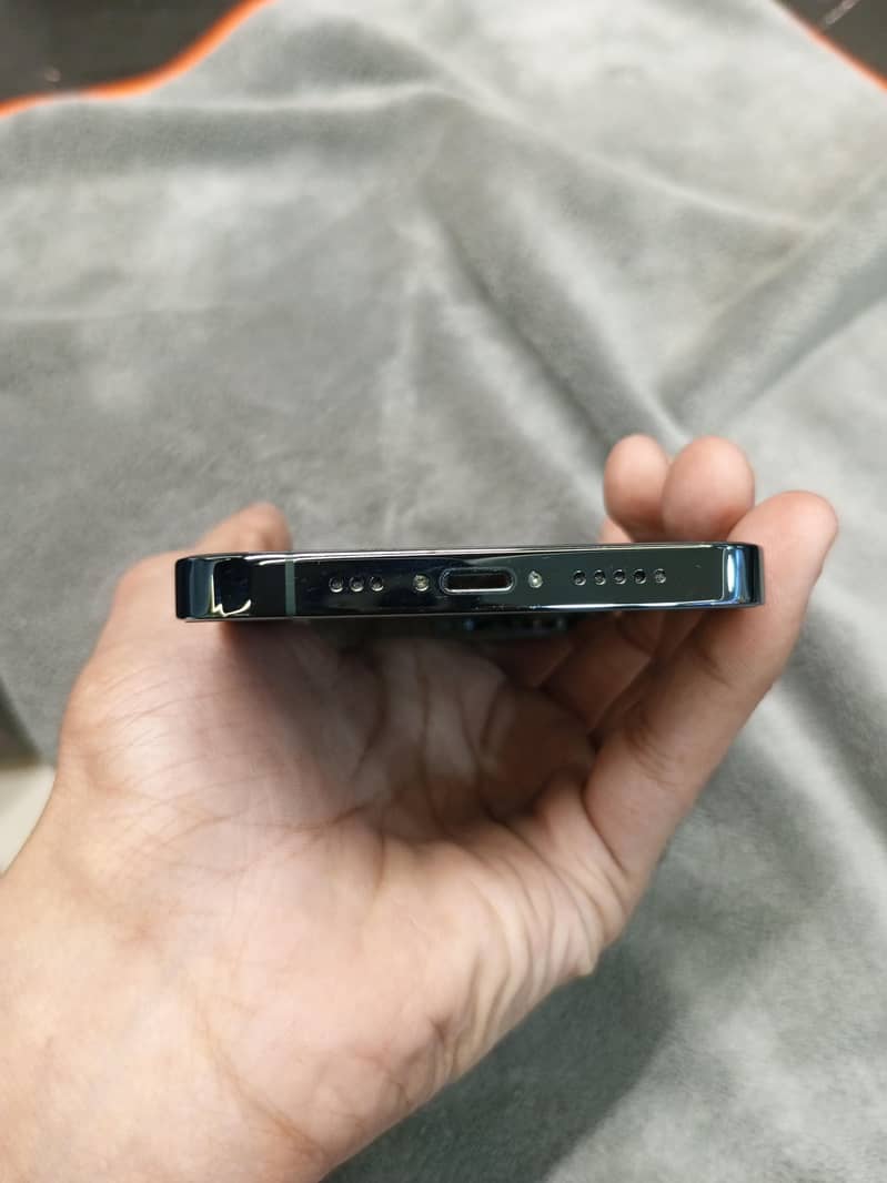 Apple iPhone 13 Pro 3