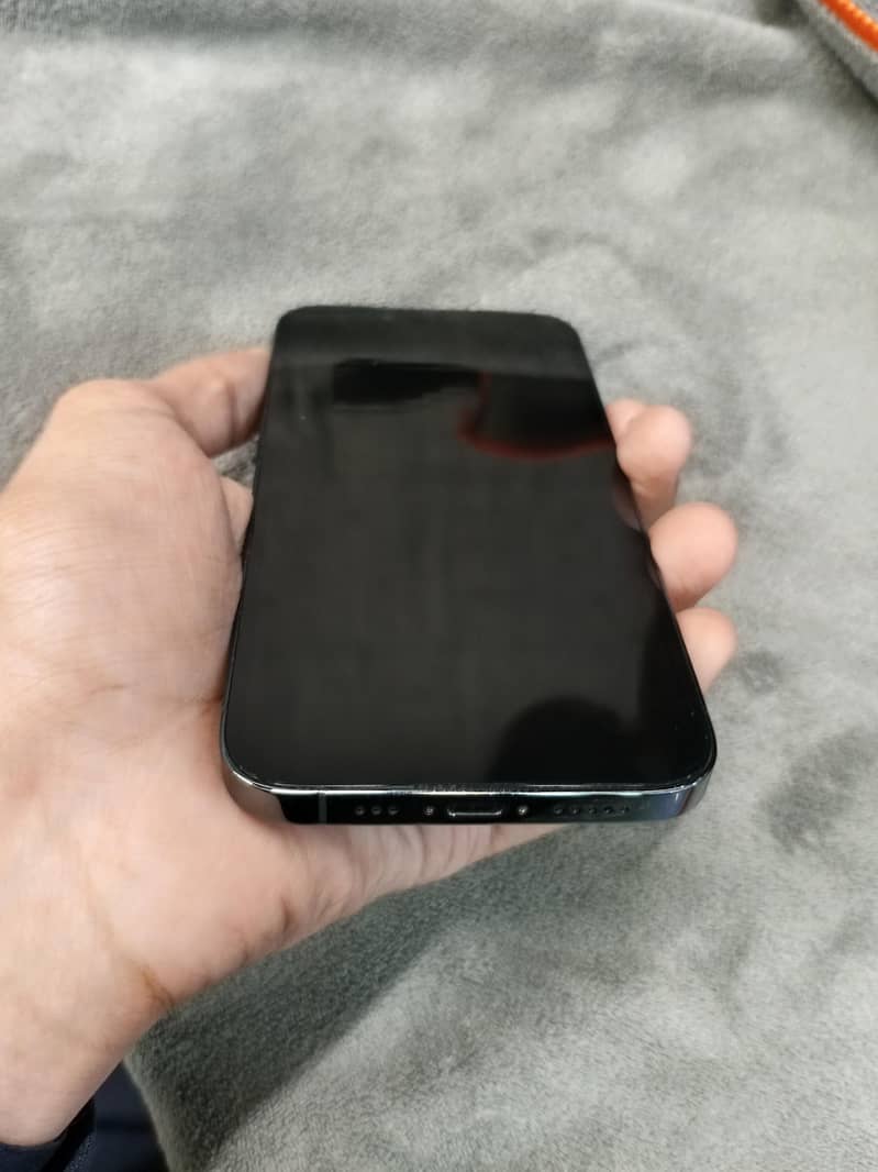 Apple iPhone 13 Pro 4
