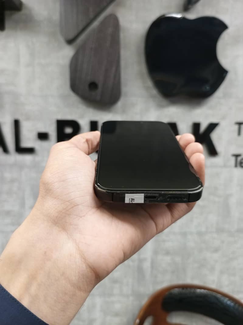 Apple iPhone 14 Pro 1