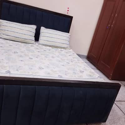 dubble bed with mattress