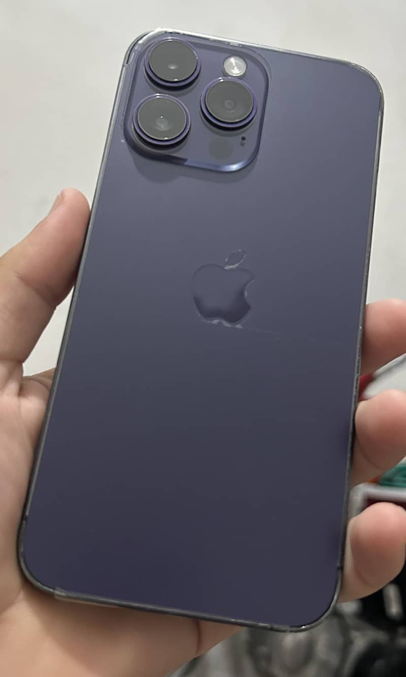 Apple iPhone 14 Pro Max 1