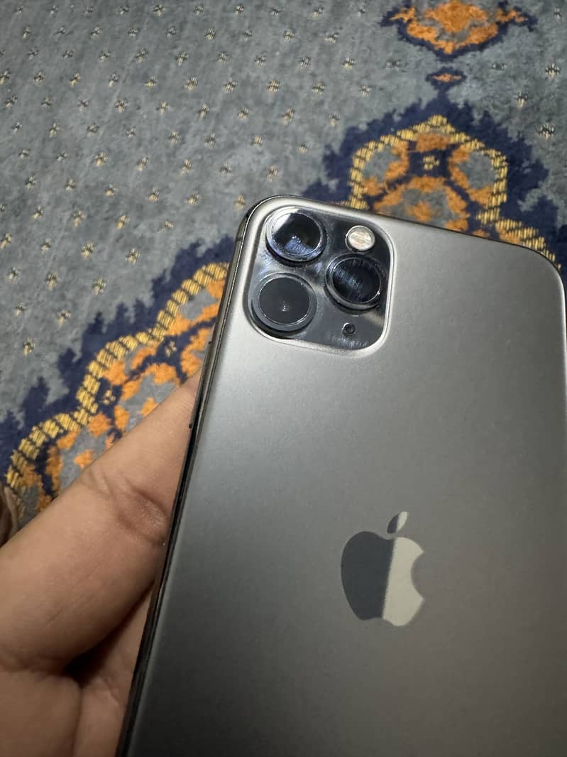 Apple iPhone 11 Pro 3