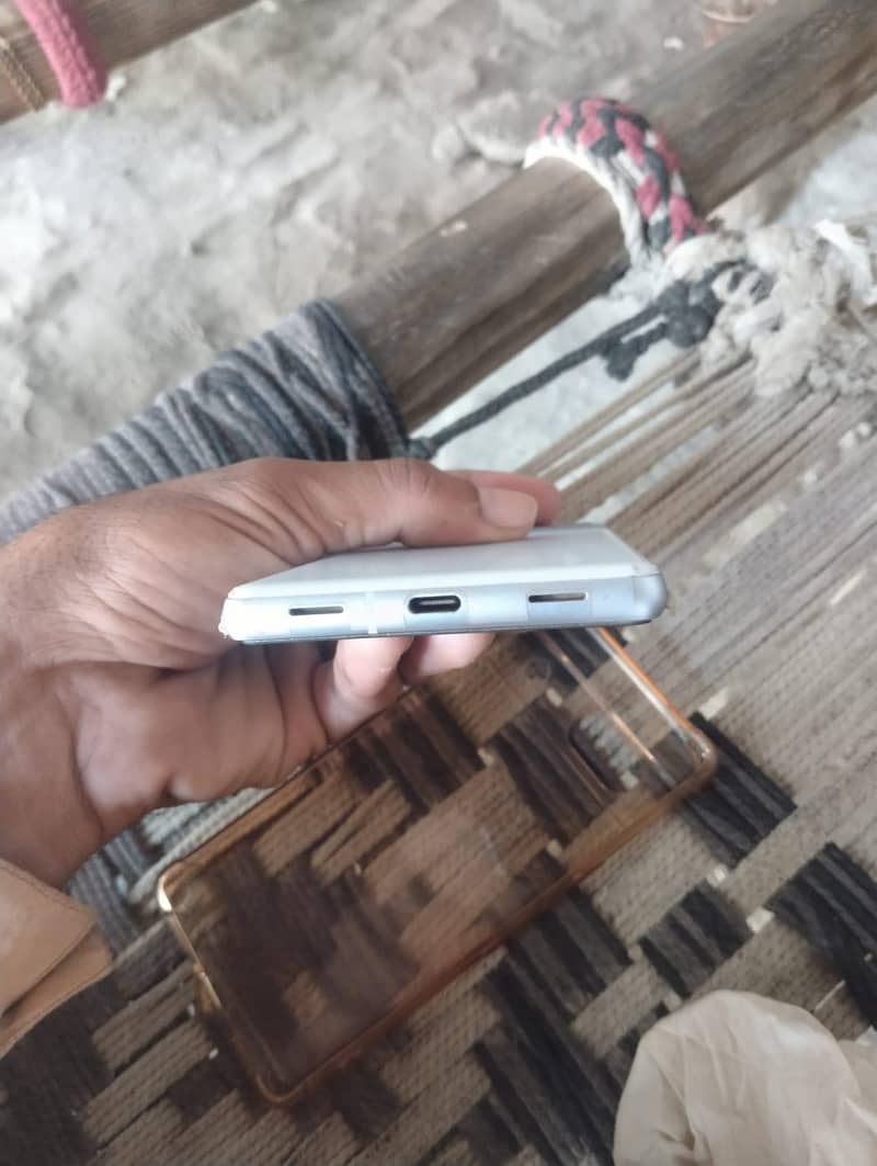 Google Pixel 7a 4