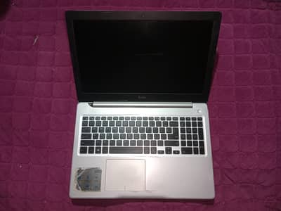 Dell Core i5 8th 8gb/256 (2+4=6 GB Graphic)