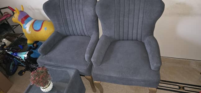 new chairs han kapra acha bikull new han