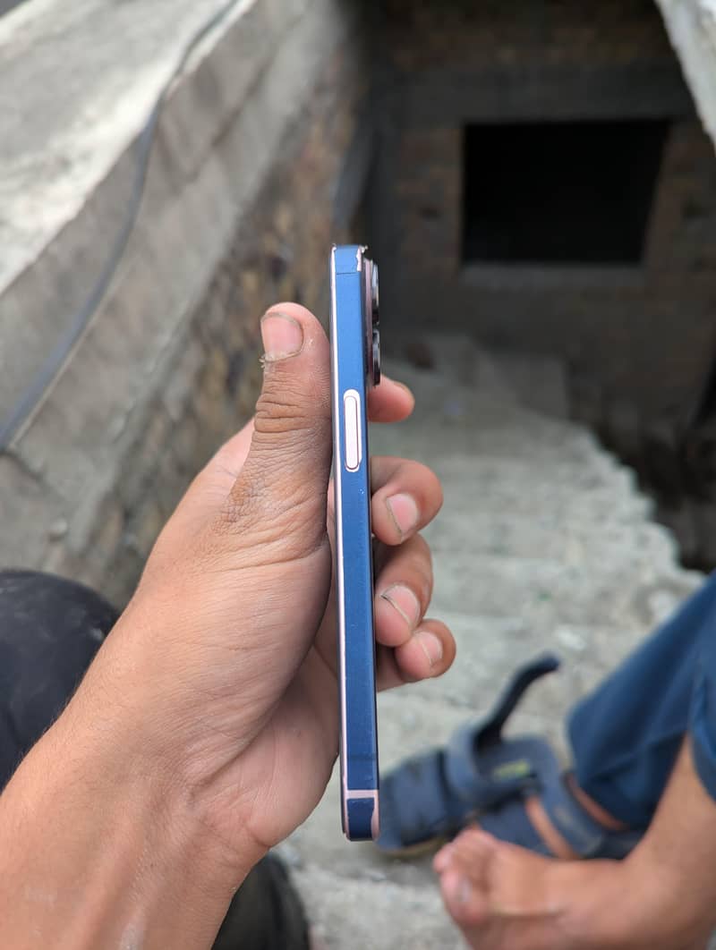 Apple iPhone 15 2