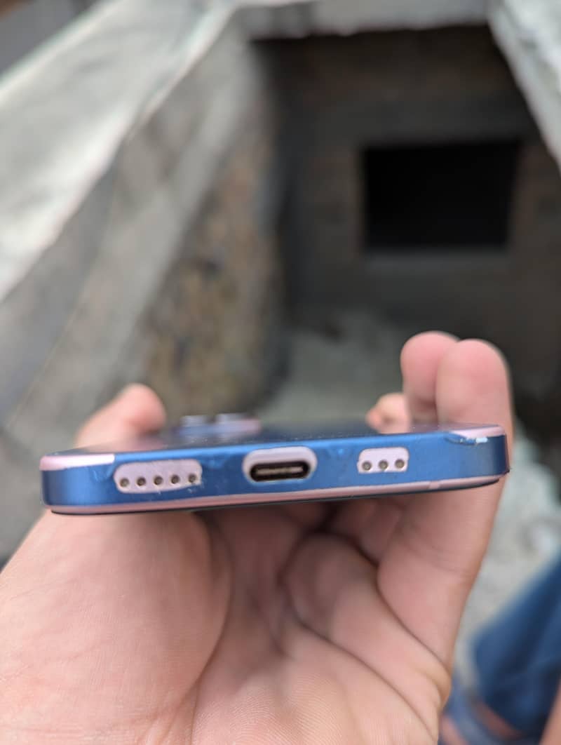 Apple iPhone 15 6