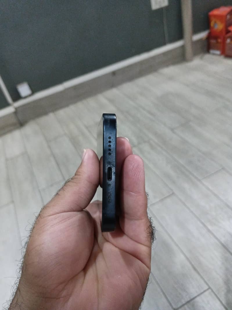 Apple iPhone 14 3